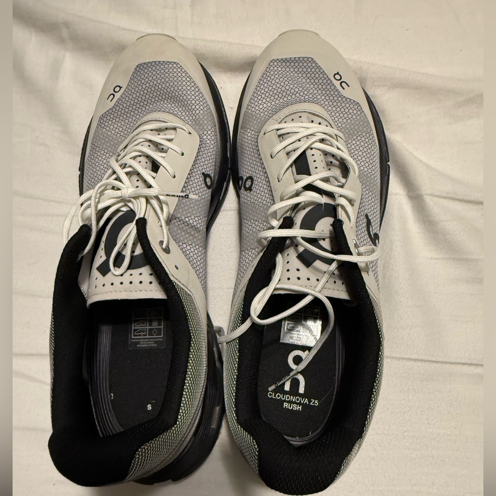 Cloud Nova z5 - Size 13 Never Worn